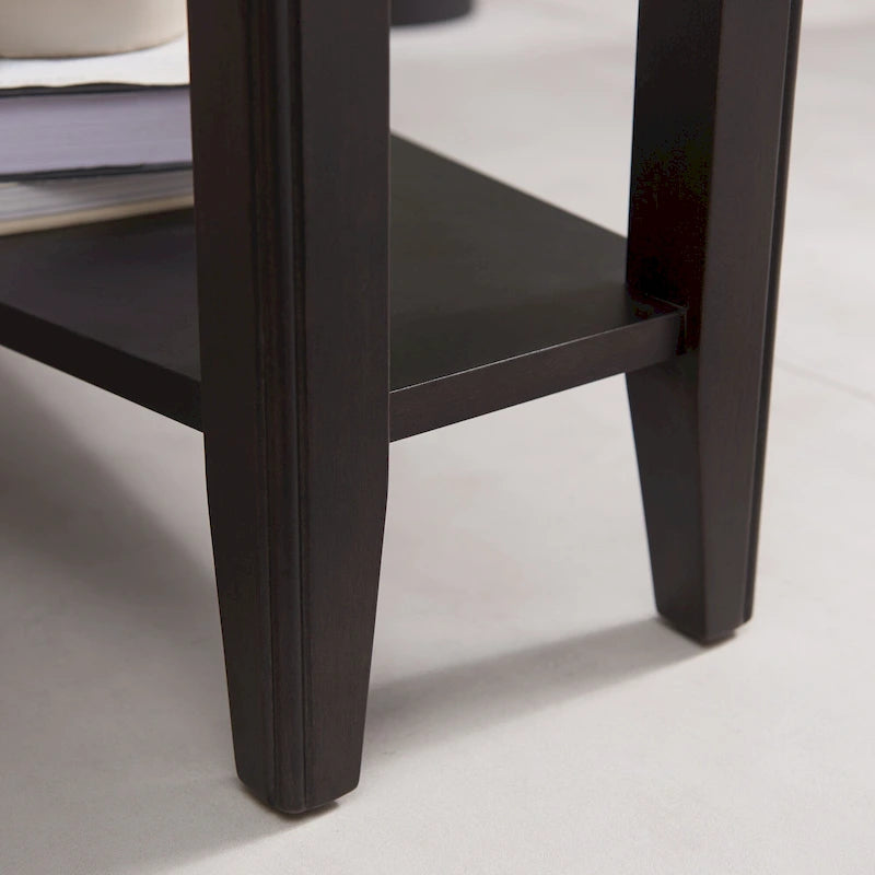 Table d'appoint étroite Laurent de Leick Home avec étagère
