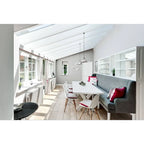 Ensemble de 2 chaises Eiffel design en plastique, pieds en bois massif, style rétro, coque moulée, idéales pour la salle à manger, l'hôtel, la cuisine ou la chambre.