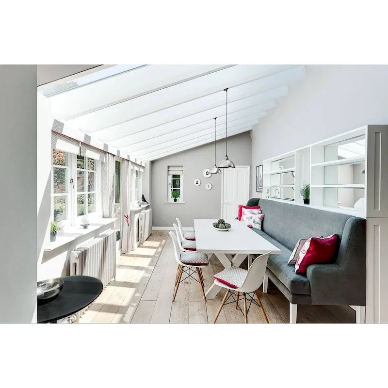 Ensemble de 2 chaises Eiffel design en plastique, pieds en bois massif, style rétro, coque moulée, idéales pour la salle à manger, l'hôtel, la cuisine ou la chambre.