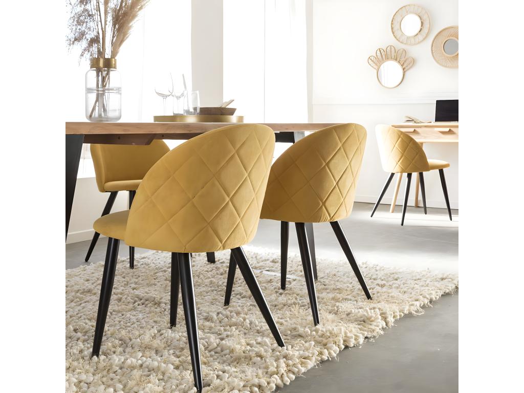 Chaise en tissu jaune